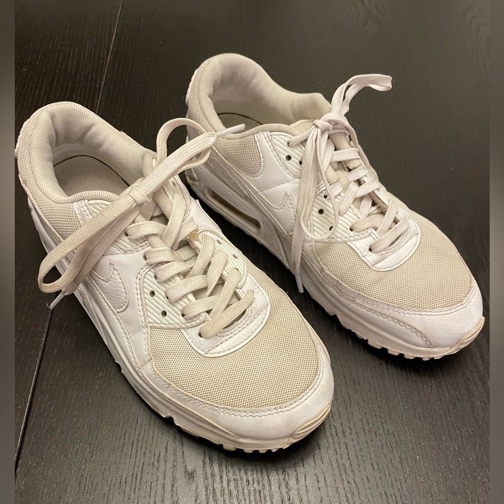 Lightly used white Nike Air Max 90’s | womens size 8